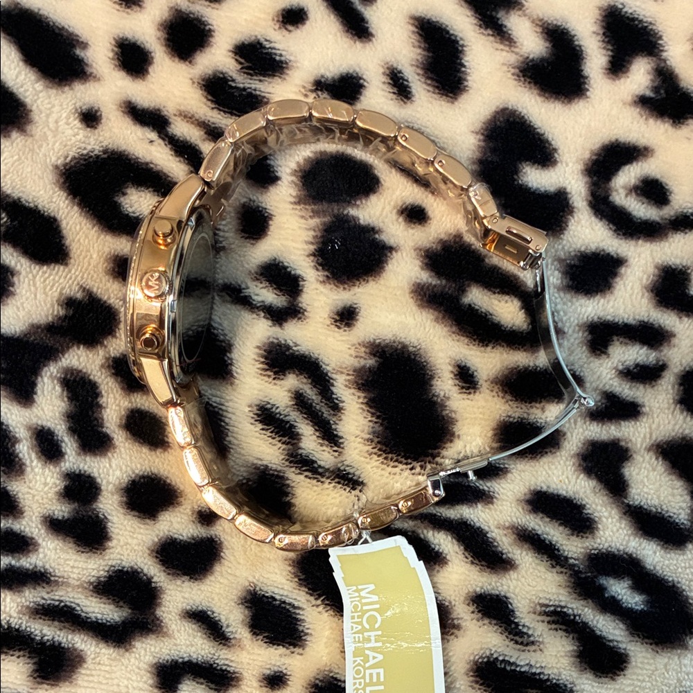 💖 Michael Kors Rose Gold Tone Crystal Accent Chronograph Watch 💖 - Picture 4 of 6
